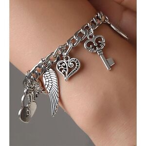 Charm bracelet